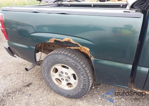 2004 Chevrolet Silverado 1500 Ls из США, поврежденный, VIN 2GCEC13T341385959